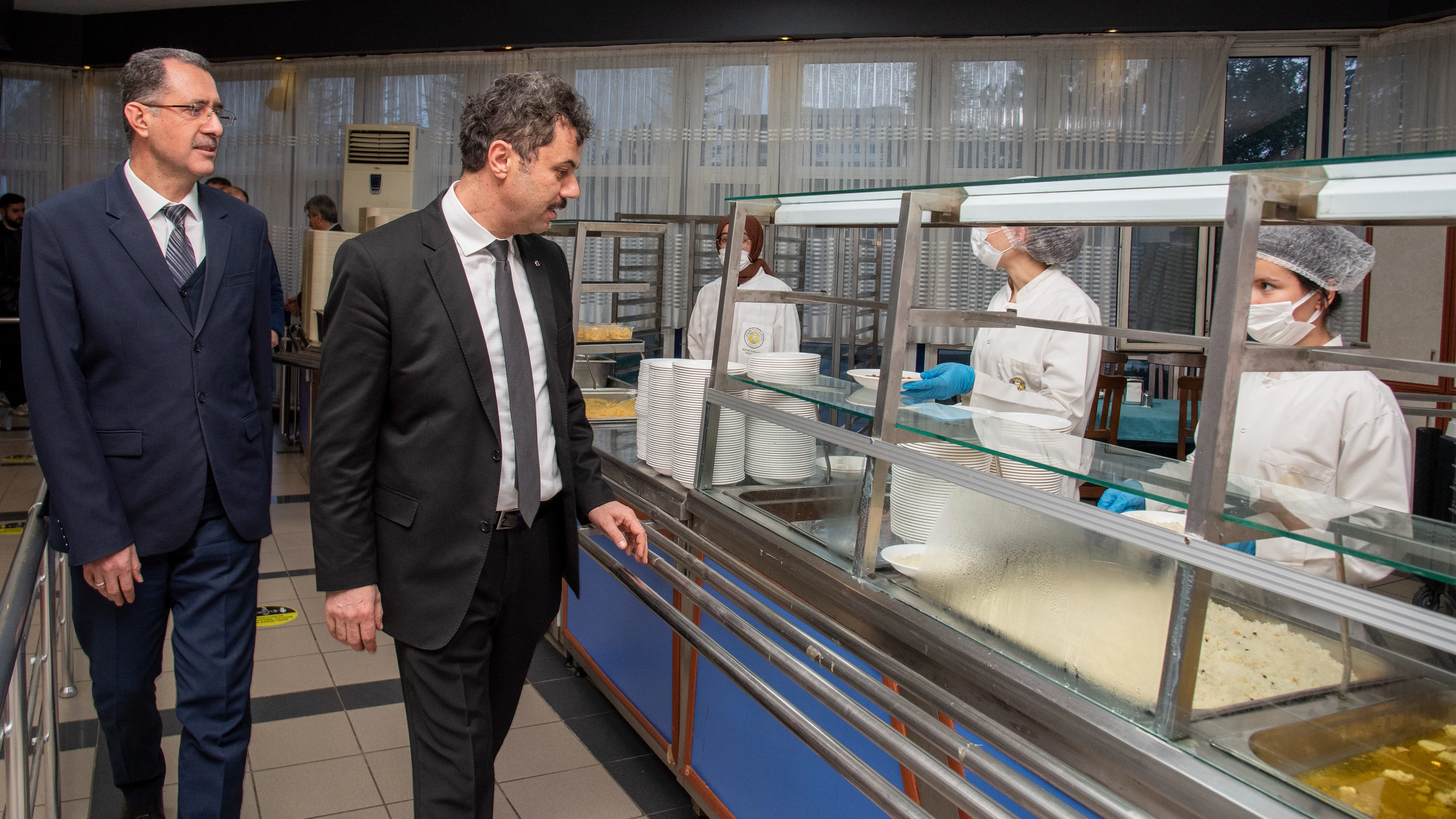 Rektör Yılmaz öğrencilerle iftar yemeğinde bir araya geldi